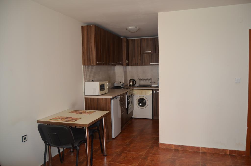 Downtown Studio Apartamento Varna Exterior foto