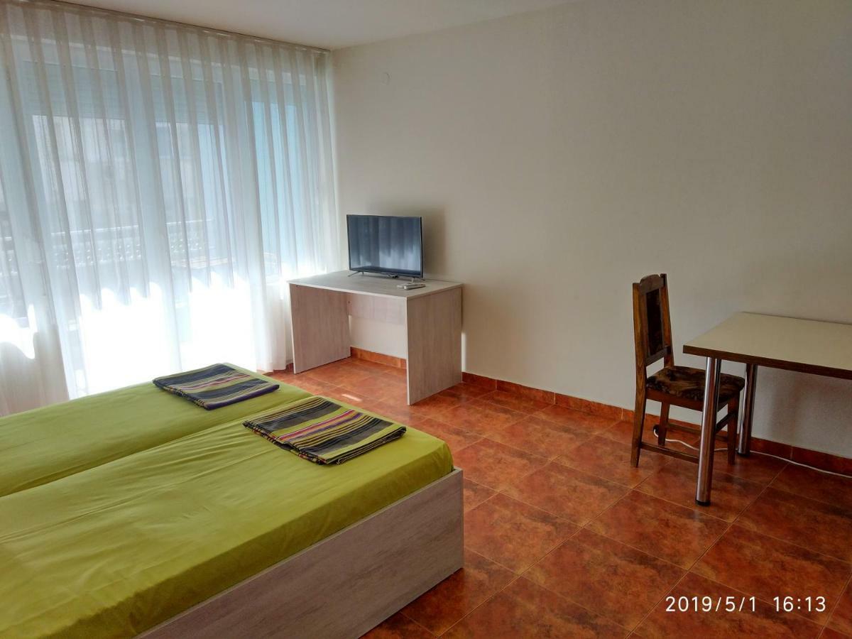 Downtown Studio Apartamento Varna Exterior foto